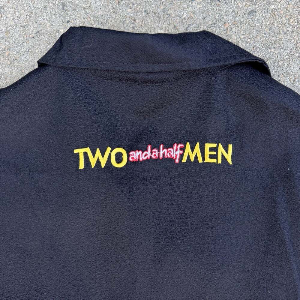 Vintage Da Vinci Two And A Half Man Lounge Shirt Sz L Charlie Sheen Cast & Crew